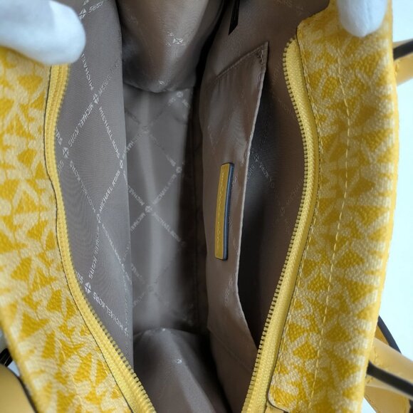 Authentic MICHAEL KORS Yellow PVC Satchel Bag mn195-112525 - Picture 11 of 16